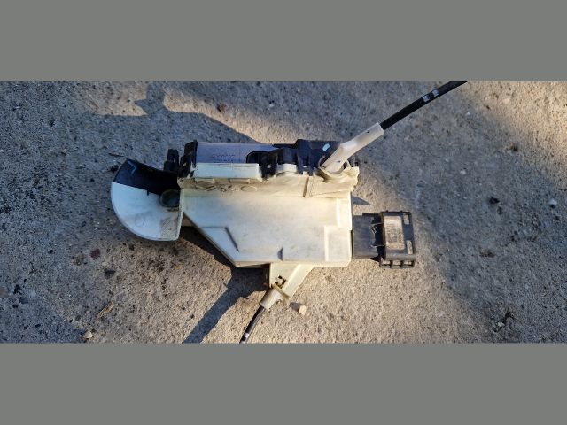 bontott PEUGEOT 5008 Bal első Ajtózár