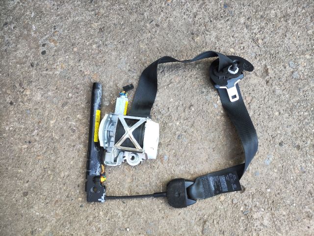 bontott PEUGEOT 5008 Bal első Biztonsági Öv