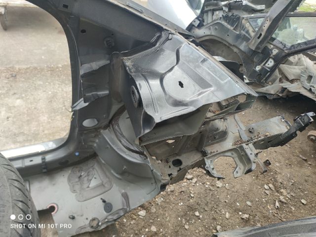 bontott PEUGEOT 5008 Bal első Negyed Karosszéria Csomag