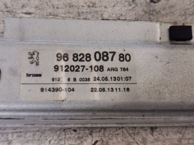 bontott PEUGEOT 5008 Bal hátsó Ablakemelő Szerkezet (Elektromos)