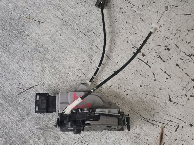 bontott PEUGEOT 5008 Bal hátsó Ajtózár