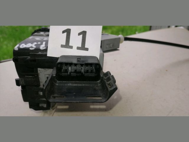 bontott PEUGEOT 5008 Bal hátsó Ajtózár