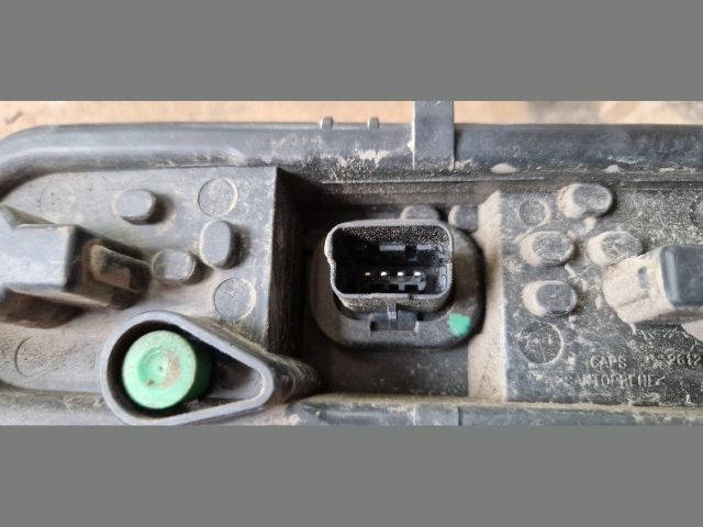 bontott PEUGEOT 5008 Bal Hátsó Lámpa Foglalat