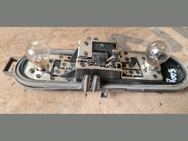 bontott PEUGEOT 5008 Bal Hátsó Lámpa Foglalat