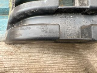 bontott PEUGEOT 5008 Bal hátsó Lökhárító Tartó (Műanyag)