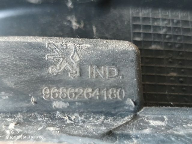 bontott PEUGEOT 5008 Bal hátsó Oldal Lökhárító Tartó (Műanyag)