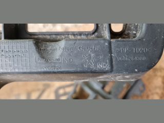 bontott PEUGEOT 5008 Bal hátsó Oldal Lökhárító Tartó (Műanyag)