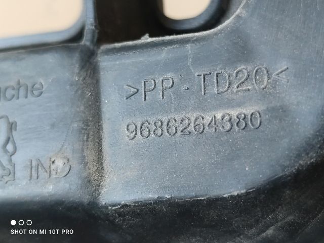 bontott PEUGEOT 5008 Bal hátsó Oldal Lökhárító Tartó (Műanyag)