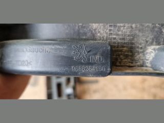 bontott PEUGEOT 5008 Bal hátsó Oldal Lökhárító Tartó (Műanyag)