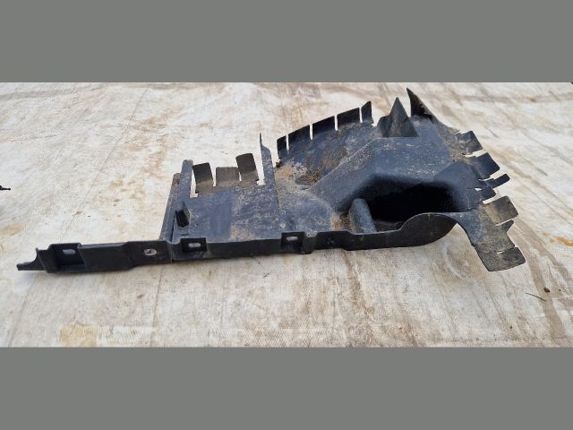 bontott PEUGEOT 5008 Bal Hűtő Légterelő