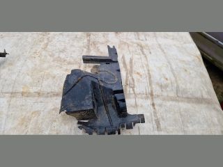 bontott PEUGEOT 5008 Bal Hűtő Légterelő