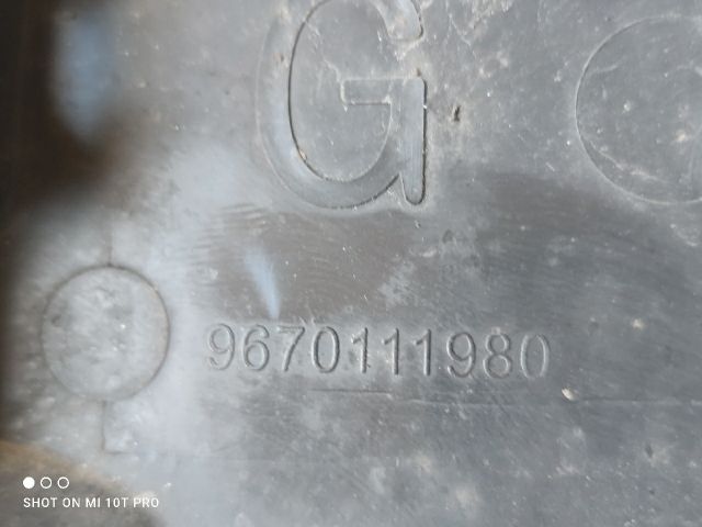 bontott PEUGEOT 5008 Bal Hűtő Légterelő