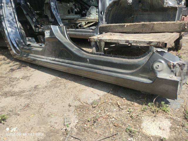 bontott PEUGEOT 5008 Bal Küszöb