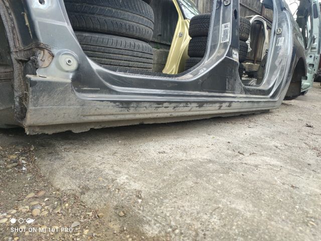 bontott PEUGEOT 5008 Bal Küszöb