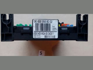 bontott PEUGEOT 5008 Biztosítéktábla Utastér