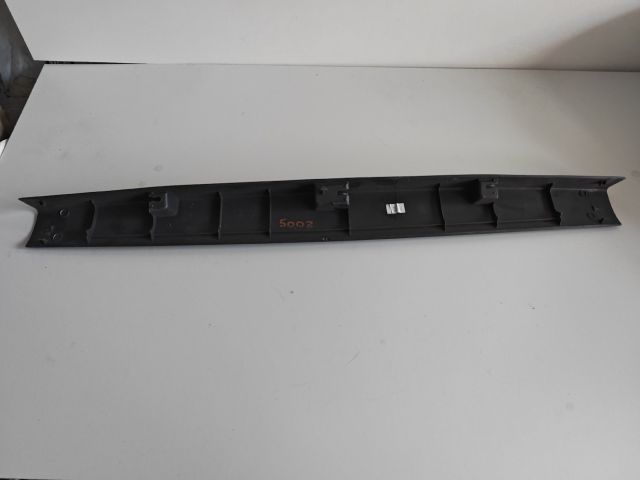 bontott PEUGEOT 5008 Csomagtérajtó Díszléc