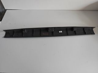 bontott PEUGEOT 5008 Csomagtérajtó Díszléc