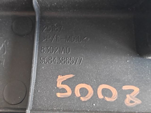 bontott PEUGEOT 5008 Csomagtérajtó Díszléc