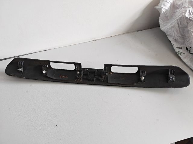 bontott PEUGEOT 5008 Csomagtérajtó Díszléc