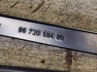 bontott PEUGEOT 5008 Első Ablaktörlő Kar