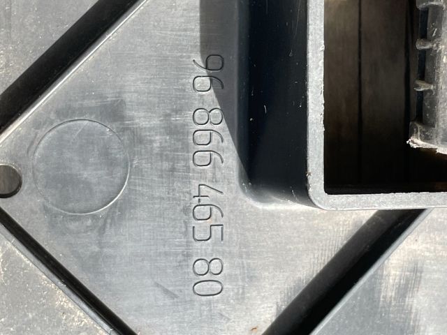 bontott PEUGEOT 5008 Első Lökhárító Alsó (Műanyag)