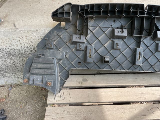 bontott PEUGEOT 5008 Első Lökhárító Alsó (Műanyag)