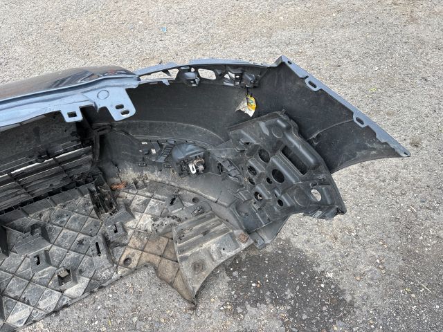 bontott PEUGEOT 5008 Első Lökhárító (Részeivel)