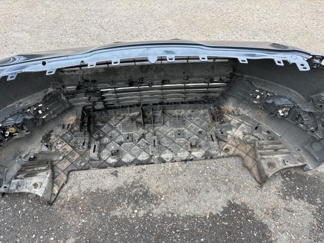 bontott PEUGEOT 5008 Első Lökhárító (Részeivel)