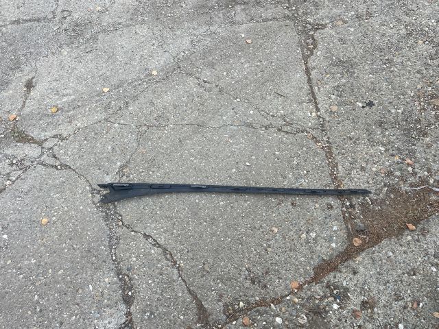 bontott PEUGEOT 5008 Első Szélvédő Bal Díszléc