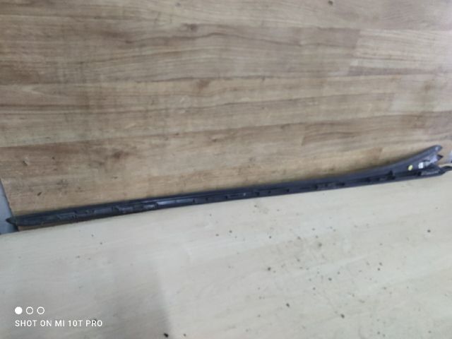 bontott PEUGEOT 5008 Első Szélvédő Bal Díszléc