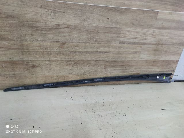 bontott PEUGEOT 5008 Első Szélvédő Jobb Díszléc