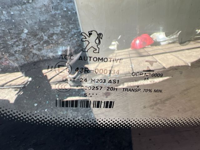 bontott PEUGEOT 5008 Első Szélvédő