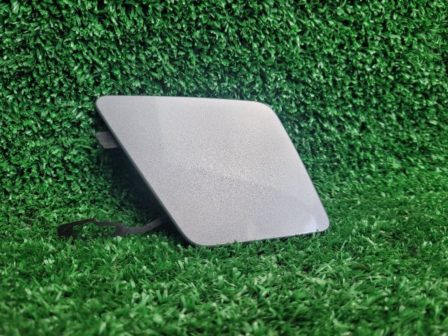 bontott PEUGEOT 5008 Első Vonószem Burkolat