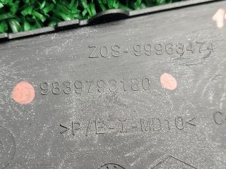 bontott PEUGEOT 5008 Első Vonószem Burkolat