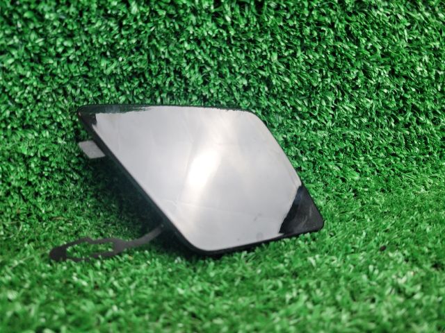 bontott PEUGEOT 5008 Első Vonószem Burkolat