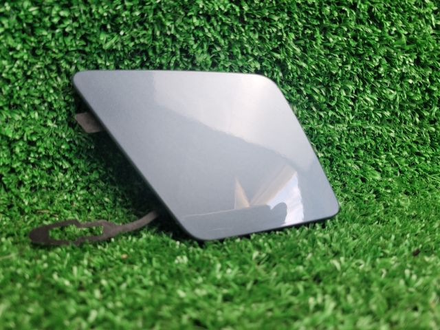 bontott PEUGEOT 5008 Első Vonószem Burkolat