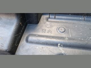 bontott PEUGEOT 5008 Felső Hűtő Légterelő