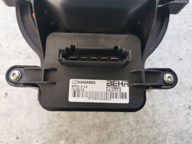 bontott PEUGEOT 5008 Fűtőmotor (Klímás)