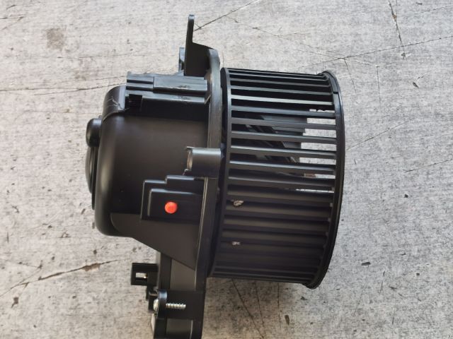 bontott PEUGEOT 5008 Fűtőmotor (Klímás)