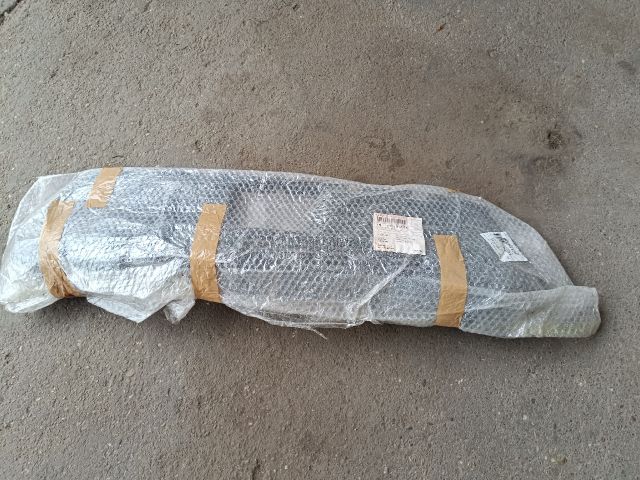 bontott PEUGEOT 5008 Hűtőrács