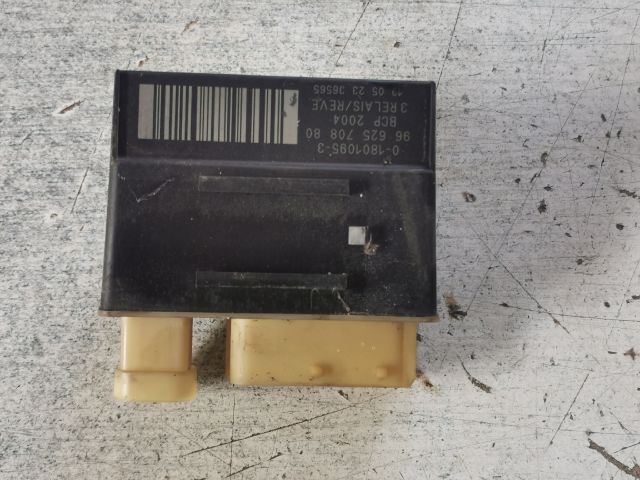 bontott PEUGEOT 5008 Izzító Relé