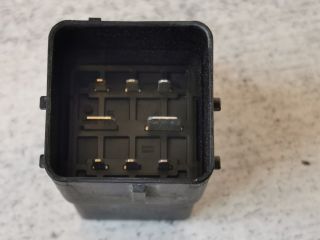 bontott PEUGEOT 5008 Izzító Relé