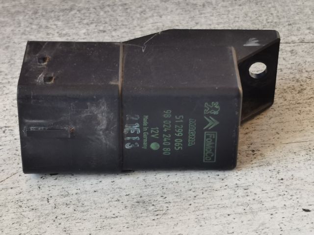 bontott PEUGEOT 5008 Izzító Relé