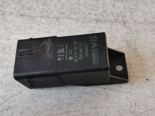 bontott PEUGEOT 5008 Izzító Relé