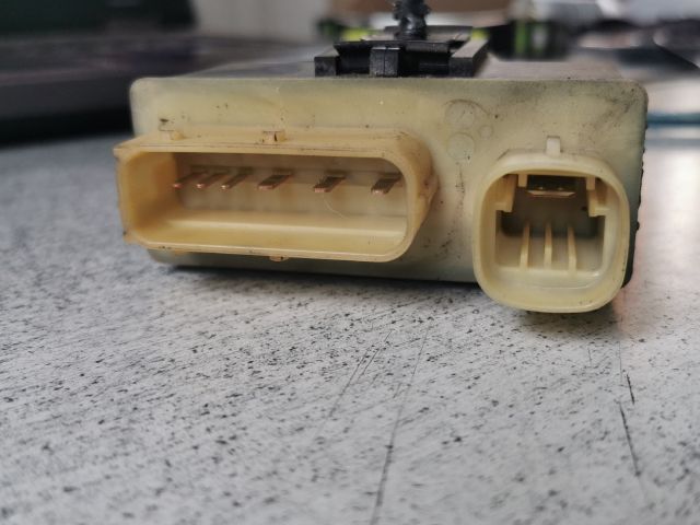 bontott PEUGEOT 5008 Izzító Relé