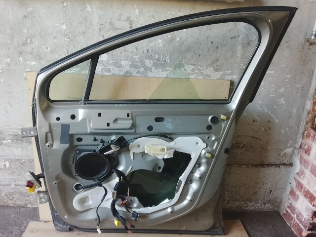 bontott PEUGEOT 5008 Jobb első Ajtó (Részeivel)