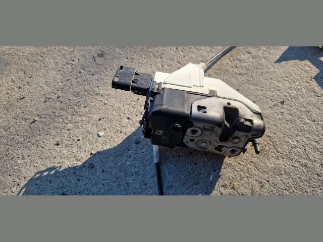 bontott PEUGEOT 5008 Jobb első Ajtózár