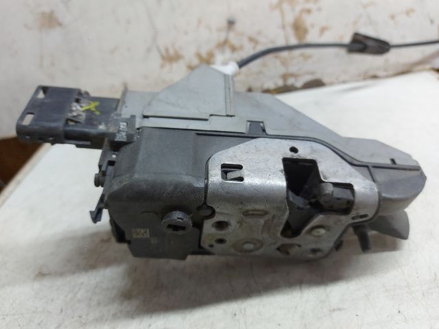 bontott PEUGEOT 5008 Jobb első Ajtózár