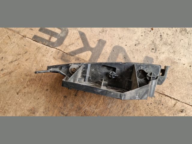 bontott PEUGEOT 5008 Jobb első Oldal Lökhárító Tartó (Műanyag)