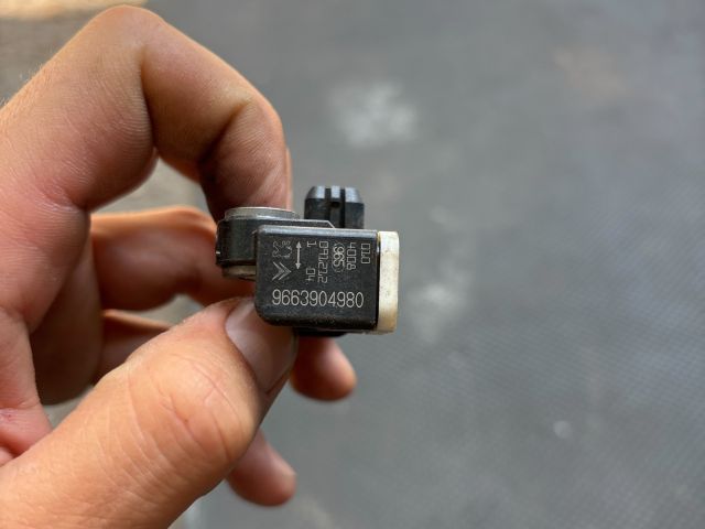 bontott PEUGEOT 5008 Jobb első Oldal Ütközés Érzékelő